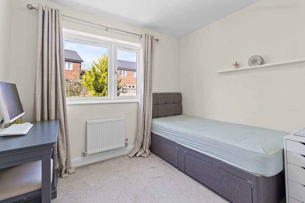 Bedroom 4.jpg